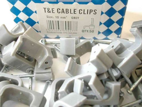 10mm Twin and Earth Cable Clips with Fixing Nail (50 Pack)